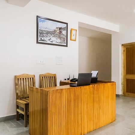 Oyo 72466 Hotel Yuvraj Shivpurī Екстериор снимка