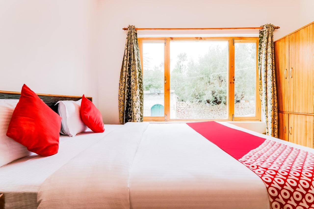 Oyo 72466 Hotel Yuvraj Shivpurī Екстериор снимка
