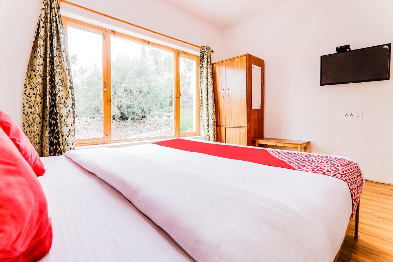 Oyo 72466 Hotel Yuvraj Shivpurī Екстериор снимка